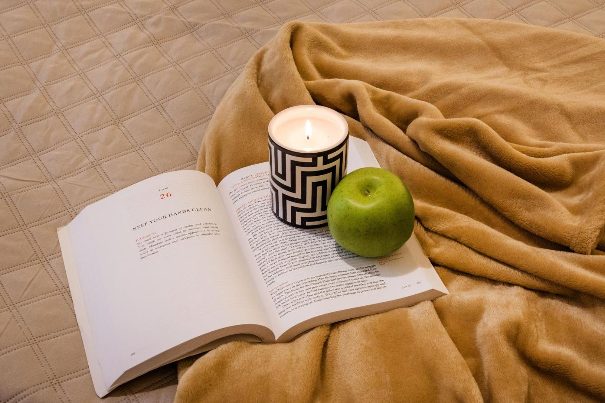 Experience City Nightlife From A Sleek Lavish Pad Appartement Boedapest Buitenkant foto